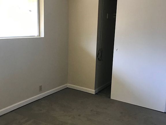4th image of 948 Weldwood Ct APT 3