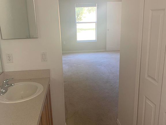 5th image of 101 Bluestem Cir