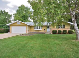 2700 Princeton Rd, Brookfield, WI 53005