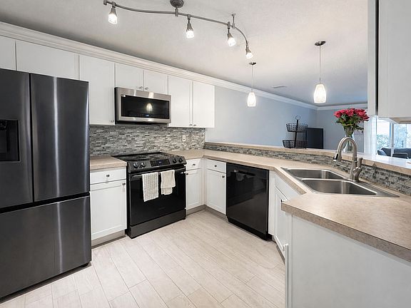 2nd image of 166 Timberwalk Trail