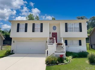518 Conestoga Dr, House Springs, MO 63051