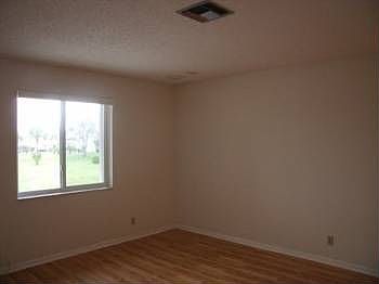 4th image of 1421 NW 20th Ave APT 202