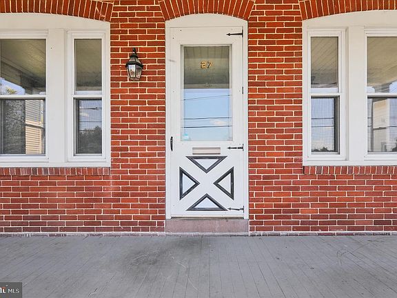 3rd image of 27 Church St