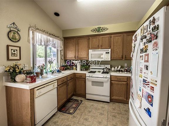 2nd image of 4517 Cielo Ln