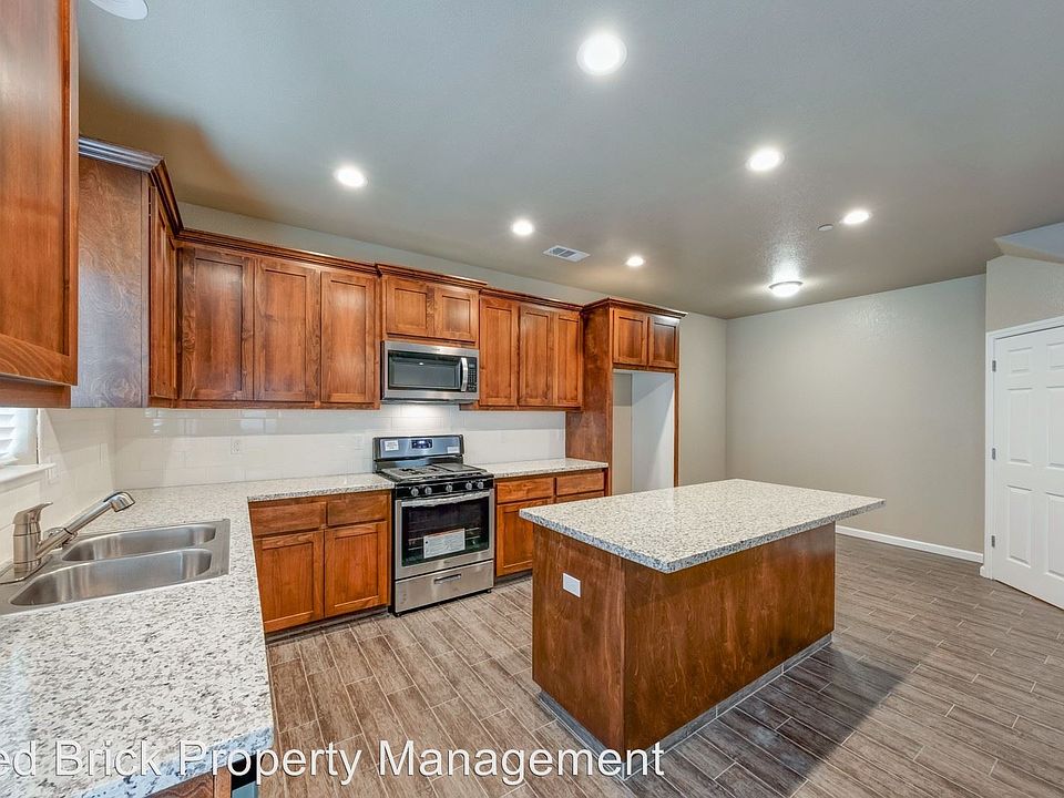 1st image of 560 Granada Ct