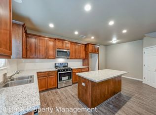560 Granada Ct, Merced, CA 95341