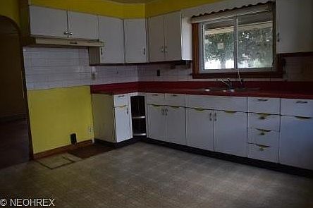 3rd image of 335 Union Ave