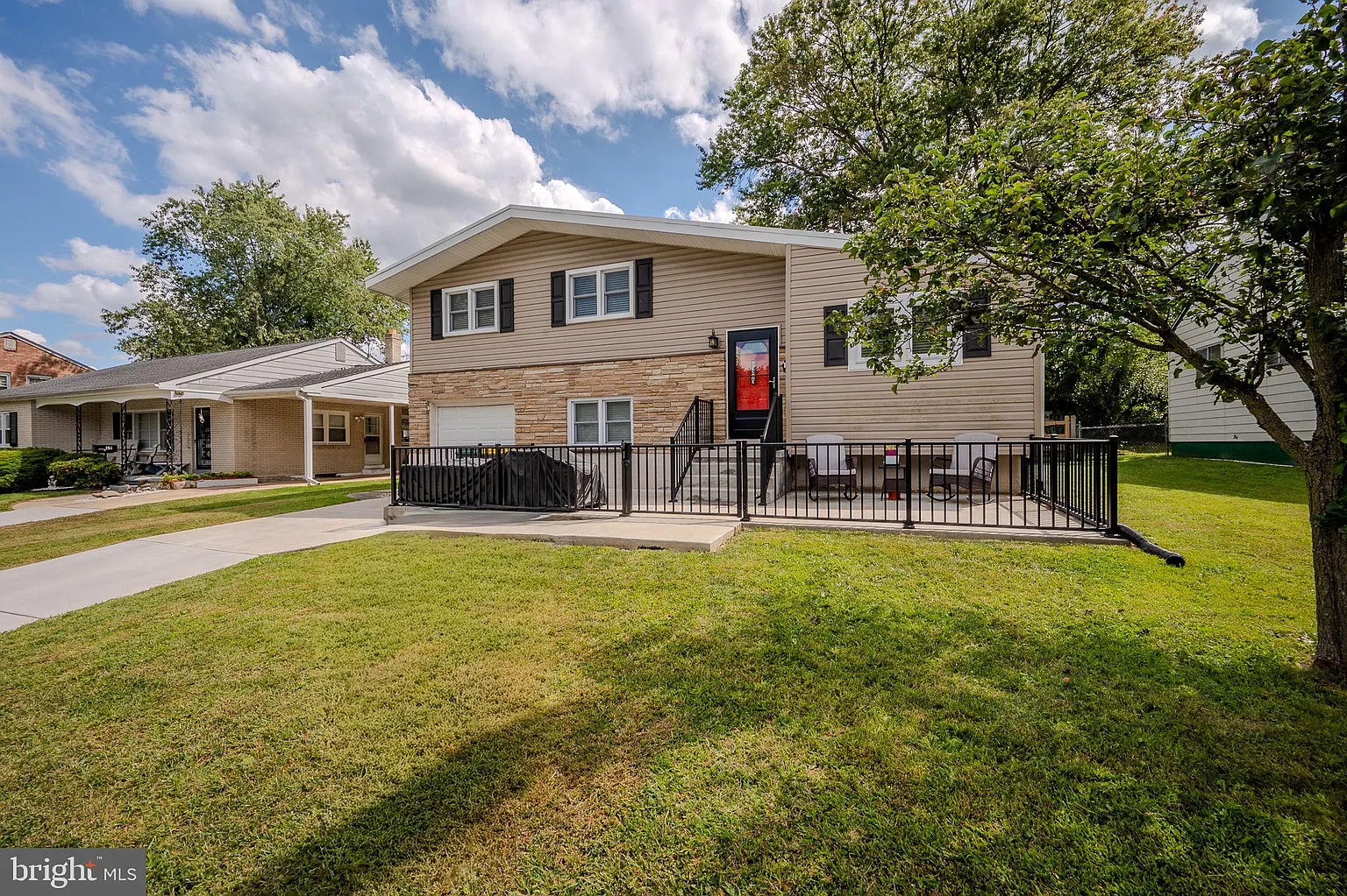 17 Hillcroft Rd photo 1