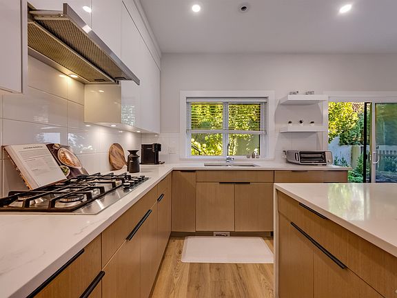 3rd image of 3409 Harper Rd #116