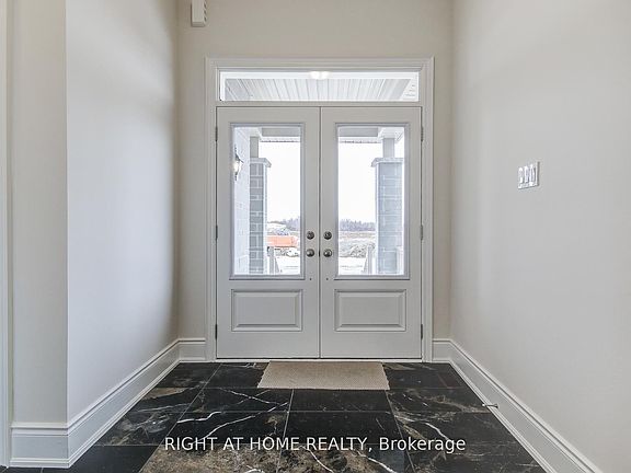 2nd image of 51 Lorrain Hand Cres