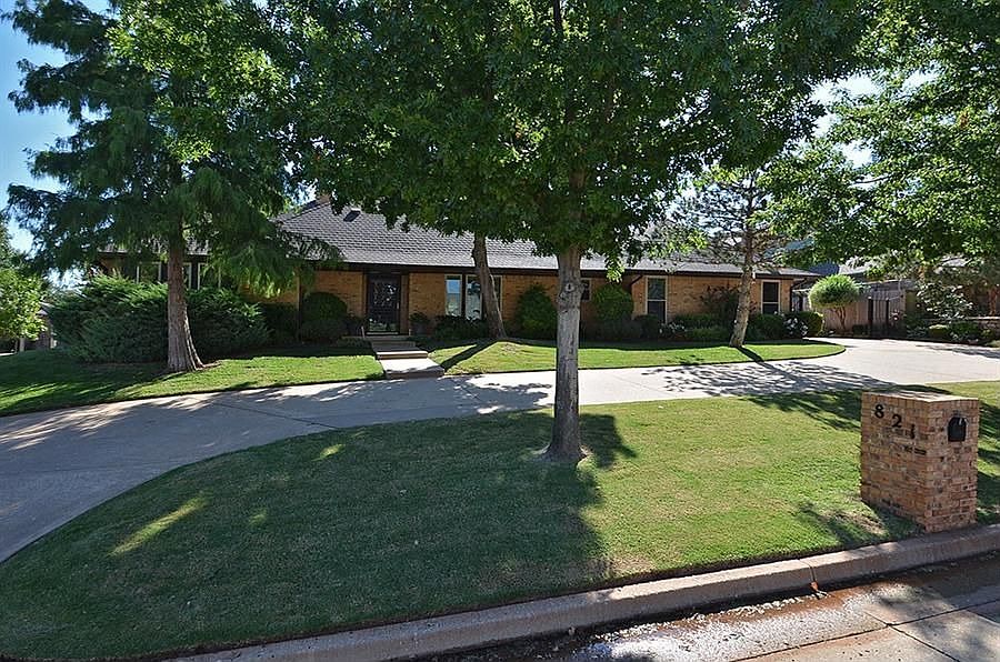1st image of 821 Glenridge Dr