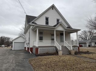 201 S 1st St, Alpha, IL 61413