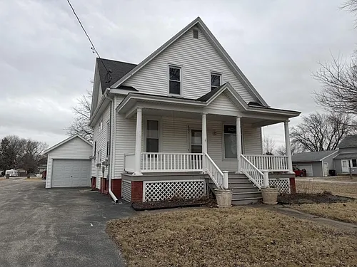 201 S 1st St Photo 1