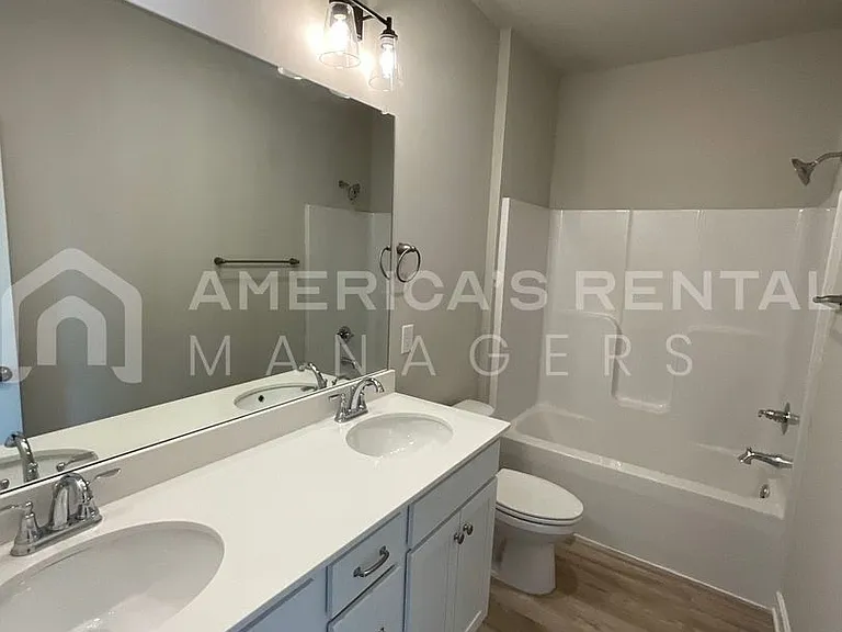 486 Andrew Dr — Photo 10