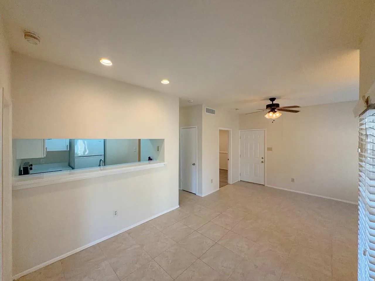2 bed, 2.0 bath, 1020 sqft, $1,400 — Photo 2