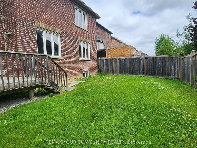 3 Prince Of Wales Dr — Photo 29