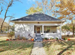425 Santa Fe St, Halstead, KS 67056