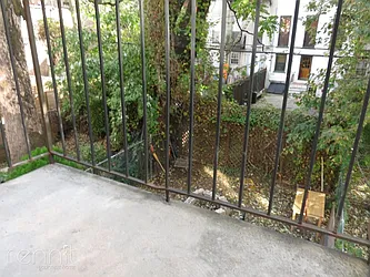 Rented by Rennit Inc.