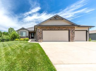 2526 Players Cir, Manhattan, KS 66503