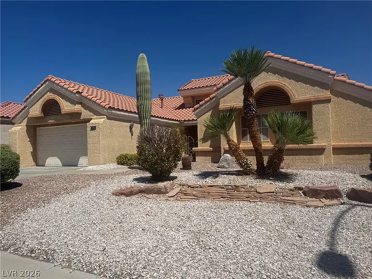 8900 Kingsmill Dr — Photo 2