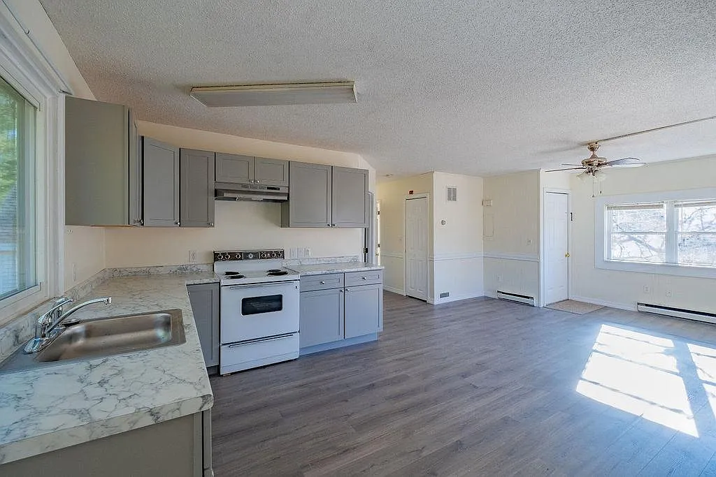2 bed, 785 sqft, $1,795 — Photo 1