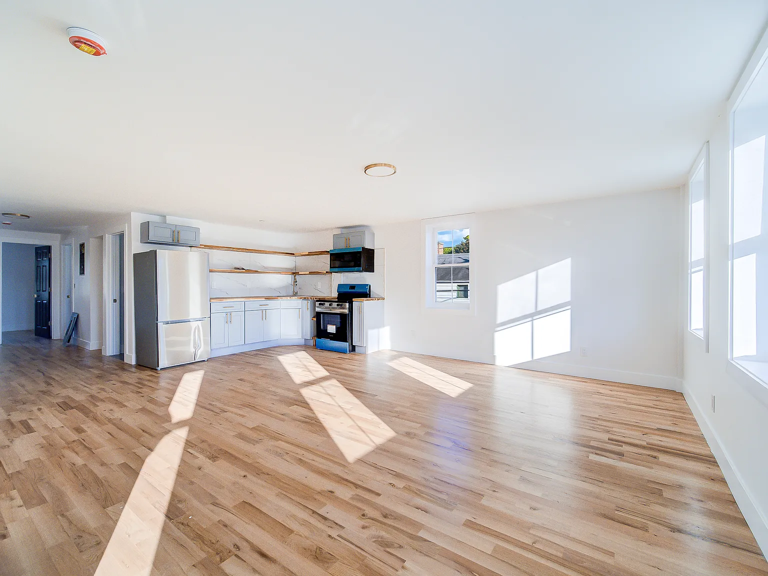 2 bed, $2,450 — Photo 2