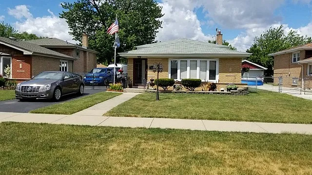 8212 McVicker Ave photo 1