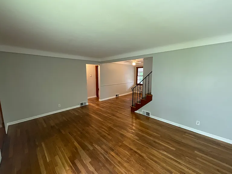 3709 Woodridge Rd — Photo 7