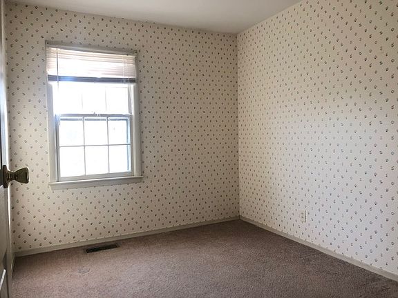 4th image of 1317 Cedarwood Dr