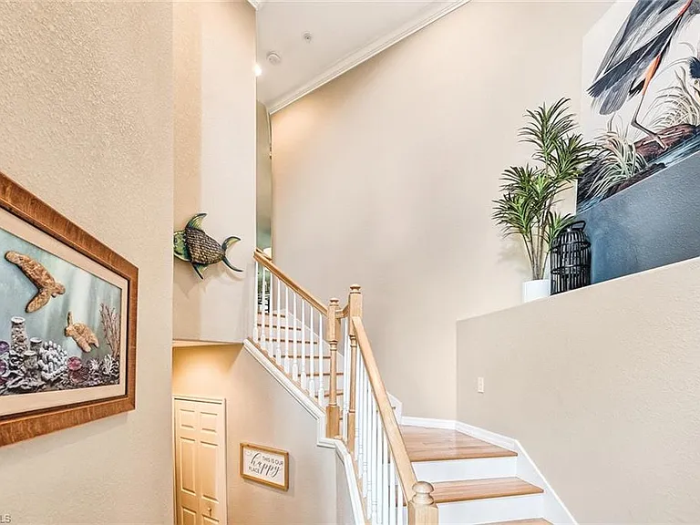 9107 Napoli Ct #201 — Photo 6