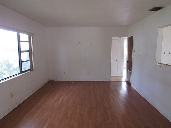 2nd image of 14 S Aurora Ave