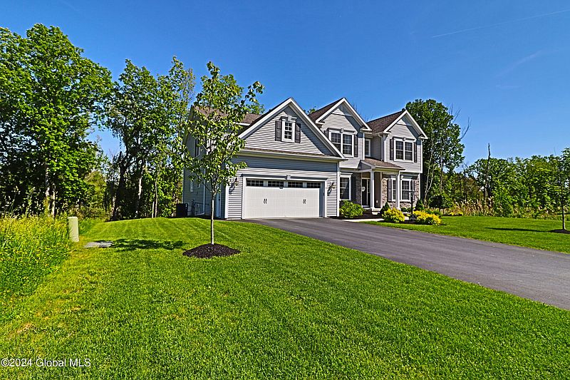 3rd image of 18 Espen Place