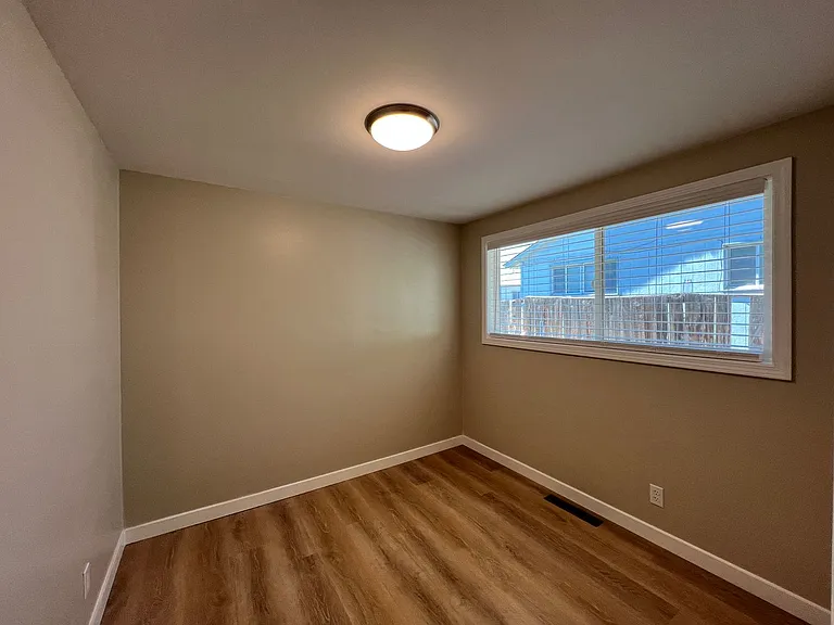 324 N Central Dr — Photo 20