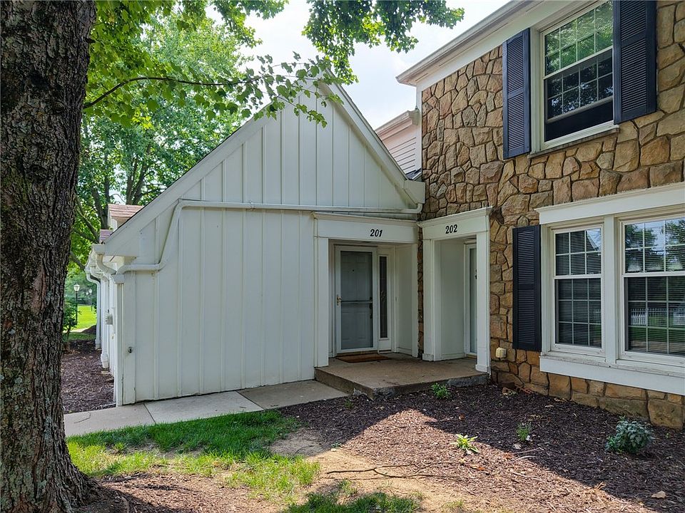 1st image of 1770 Foxcroft Ln APT 201