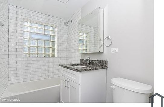 4th image of 6523 N Seeley Ave #2S