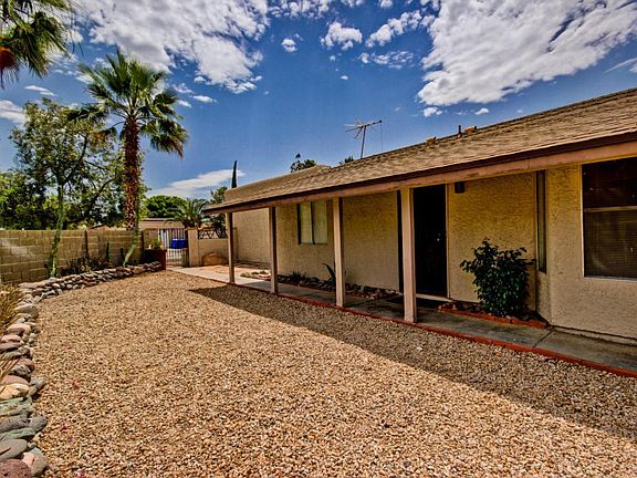 3rd image of 1122 E Wahalla Ln