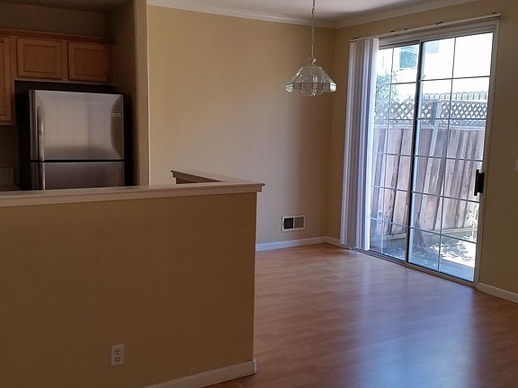 4th image of 2177 Weston Pl
