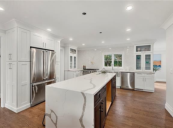 4th image of 1 Winthrop Dr
