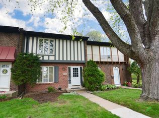 7 Dumbarton Oaks Pl, Elgin, IL 60123