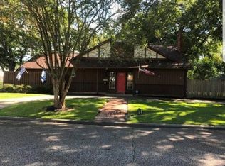 1124 E Miller St, Angleton, TX 77515