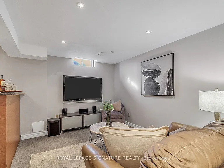 3390 Columbine Cres #BASEMENT — Photo 3