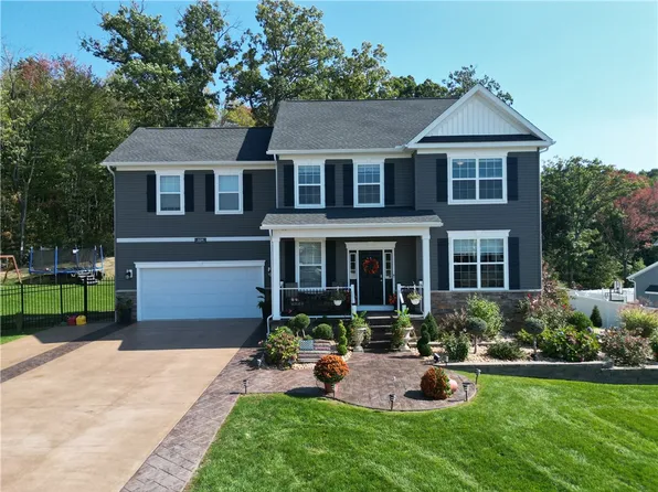 320 Crabapple Ln, Beaver Falls, PA 15010