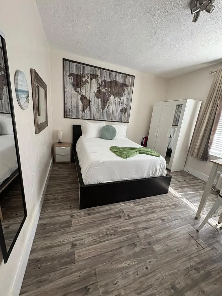 Studio, 400 sqft, $1,750 — Photo 4