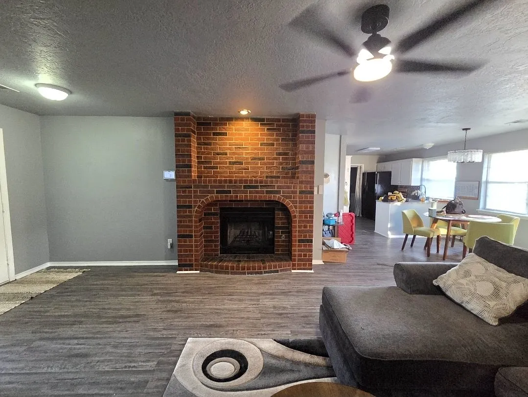 3 bed, 1383 sqft, $1,795 — Photo 3