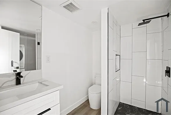1023 Tremont St — Photo 6