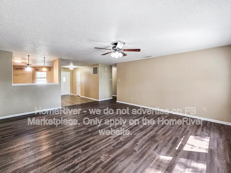 Waverly Commons — Photo 3