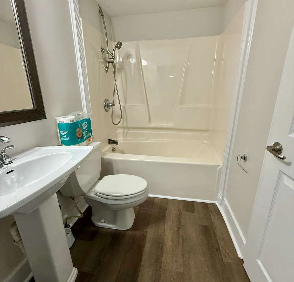3 bed, 1.0 bath, 1168 sqft, $1,450 — Photo 4