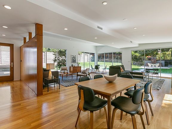 3rd image of 1557 E Mendocino St