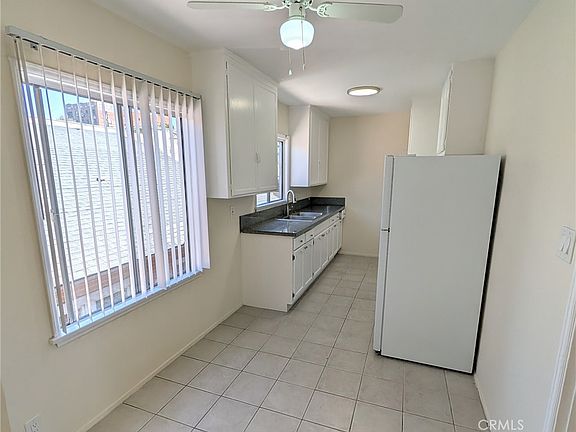 4th image of 218 N Normandie Ave #1/4