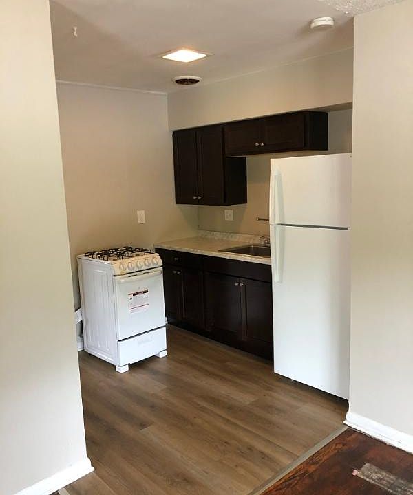 1st image of 112 Clinton Springs Ave #3